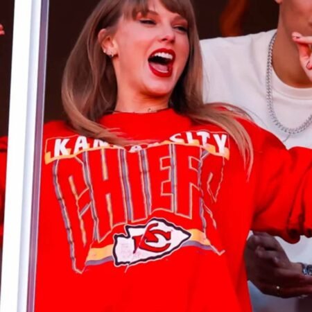 Taylor-Swift-Kansas-City-Chiefs-Red-Sweatshirt-2023
